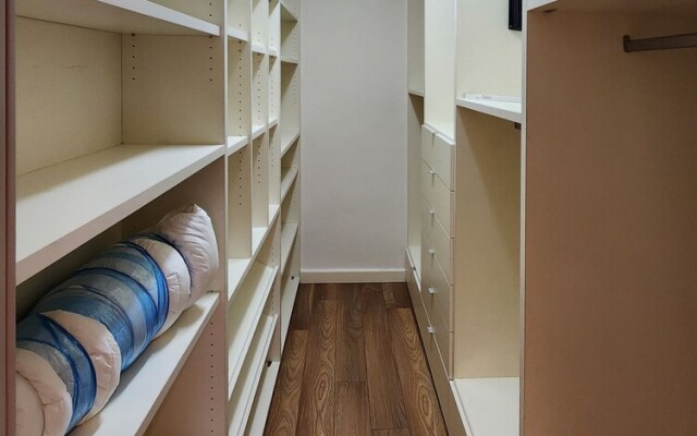 Holiday Luxury Home by FeelHome