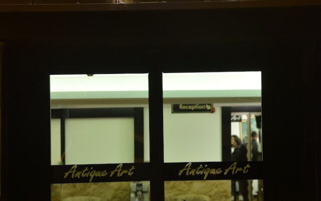 Antique Art Residence