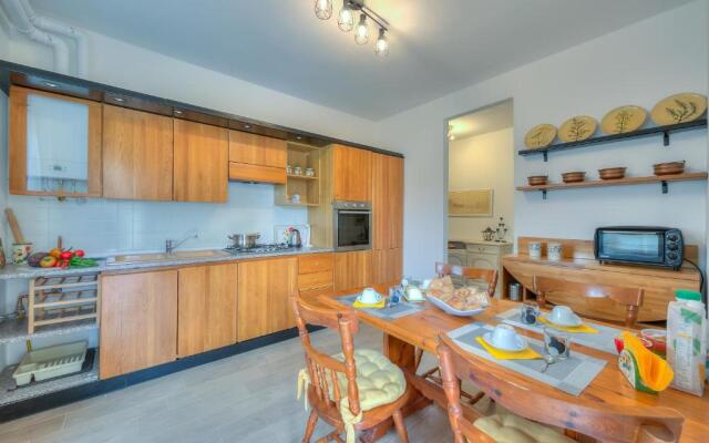 Elena Apart-balcony & Parking Private