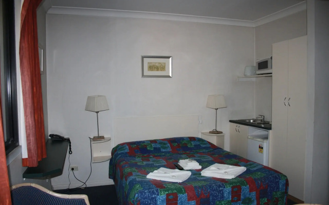 Linwood Lodge Motel