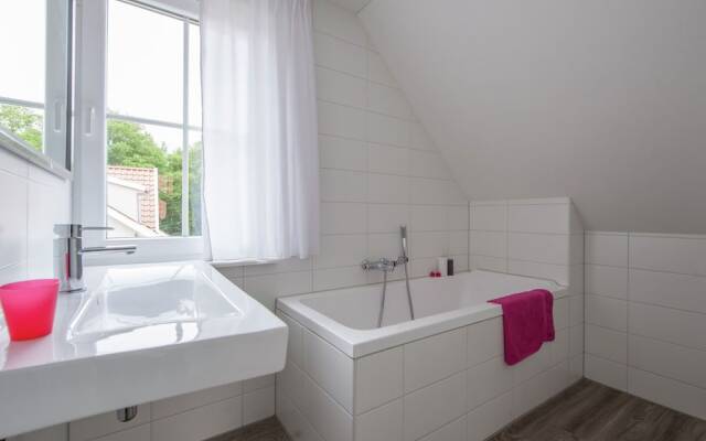 Luxurious Detached Villa with 3 Bathrooms, in de Maasduinen