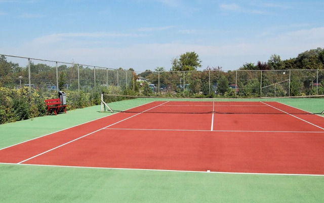 Lovely Bungalow in Noordwijkerhout With Garden