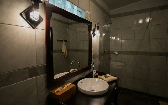 Island Safari Lodge