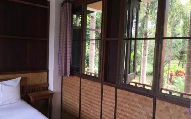 Lake View Bungalows
