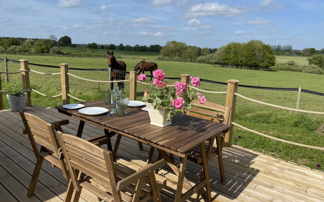 Beautiful Pet-friendly Cabin in Banbury, No Deposit