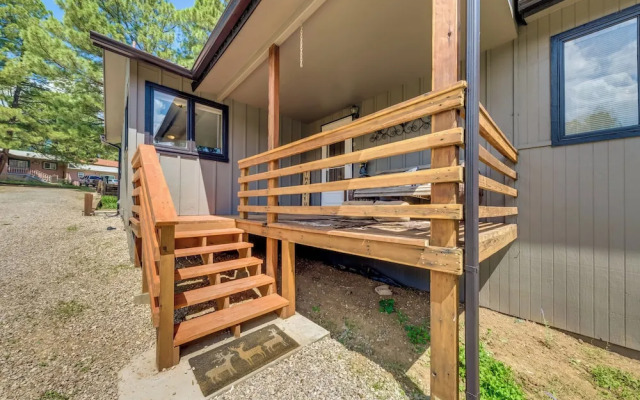 Ruidoso Home w/ Patio, Walk to Restaurants!