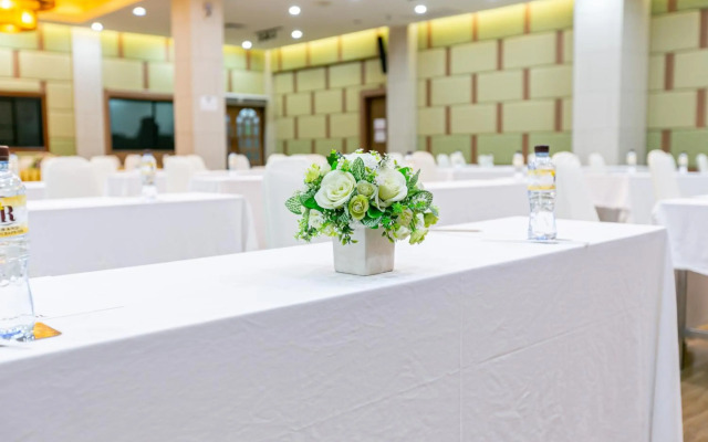 Grand Ratchapruek Hotel