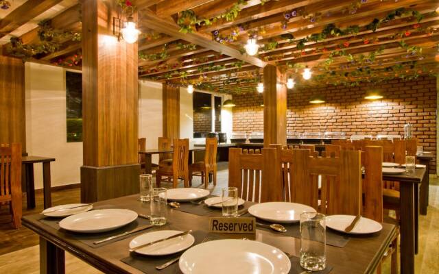 Hotel Avishi Greens