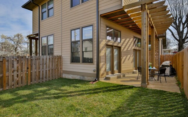 4BR/3BA Music Row House B by RedAwning