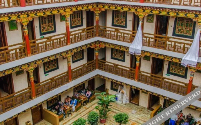 Zhaxi Quta Style Hotel