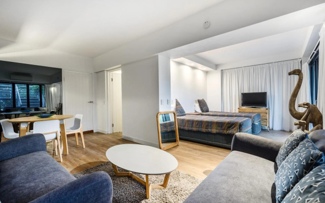 Tuscan inspired townhouse minutes from the beach