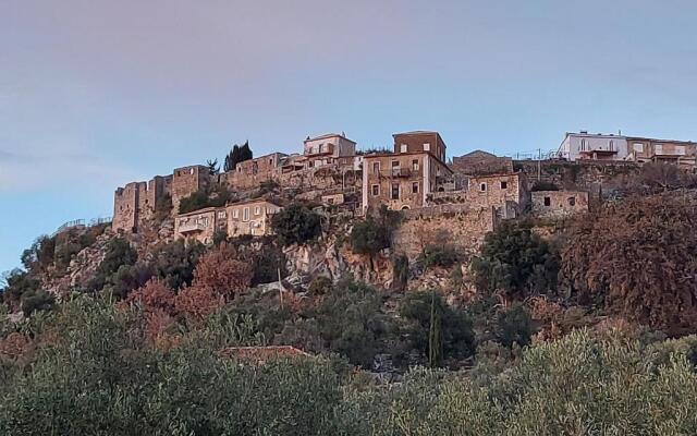 Amphora Guesthouse & Apartments
