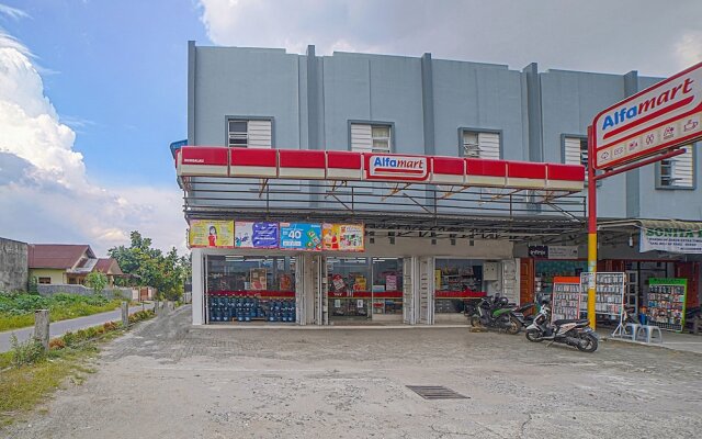 OYO 90637 Rumah Ni Karo