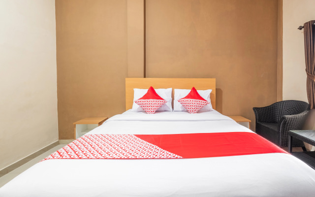 OYO 876 D' Exclusive