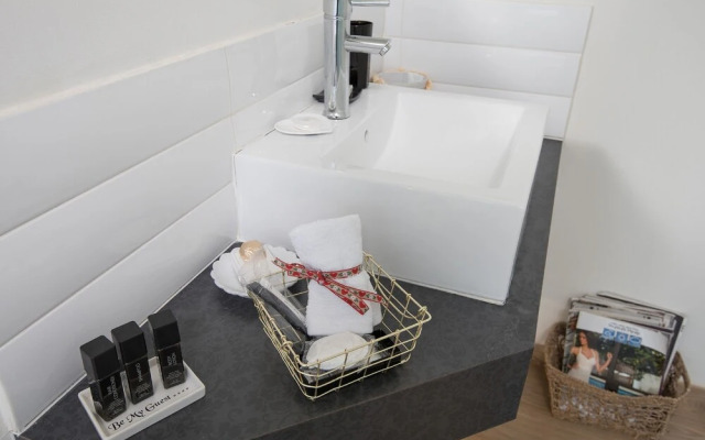 Osnata Boutique Suites