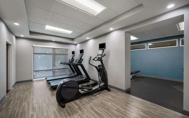 Hampton Inn & Suites Fredericksburg-at Celebrate Virginia