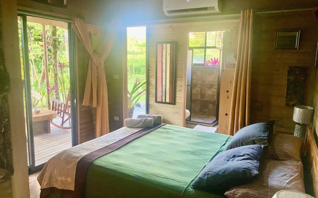 Uvita Oasis Retreat with Villa Cabins and Apartment