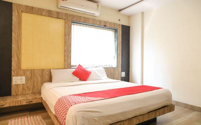 Collection O 8115 Hotel Vinayak Inn