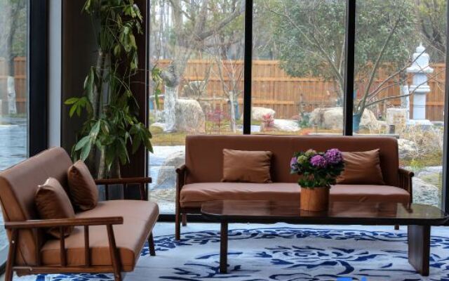 Floral Lux Hotel·Shanghai Bowu NAMIYA Private Tang Courtyard hotel