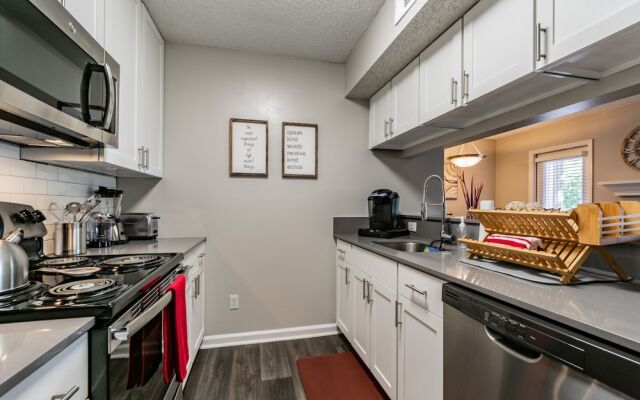 CP-514: Luxury Clearwater Apartment