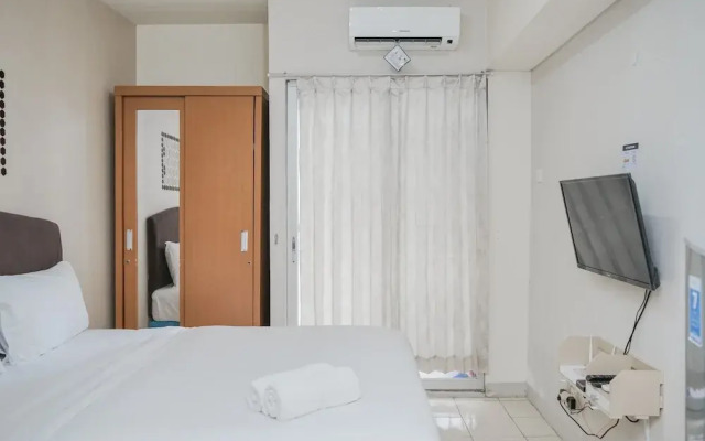 Furnished and Simple Living Studio Serpong Greenview Apartment