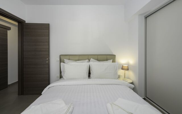Flat with stunning views & prv parking