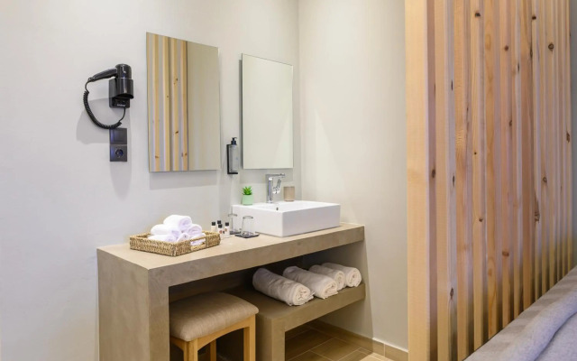 Nicolas Grand Suites - Adults Only