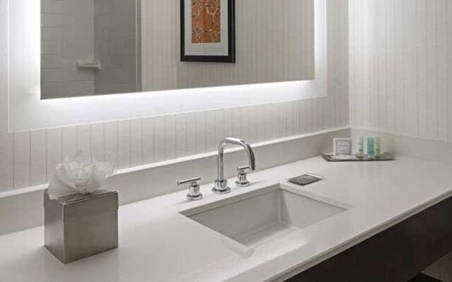 DoubleTree by Hilton Hotel Bristol, Connecticut