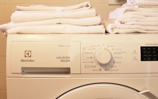 Trevi Fountain 2BR Apartment