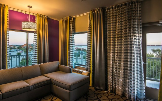 Holiday Inn Express & Suites Garland E - Lake Hubbard I30, an IHG Hotel