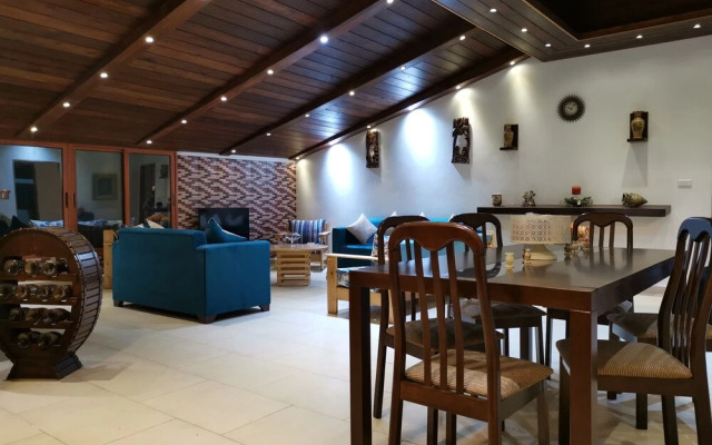 Apartment near Lady of the Sea & Phoenician Wall