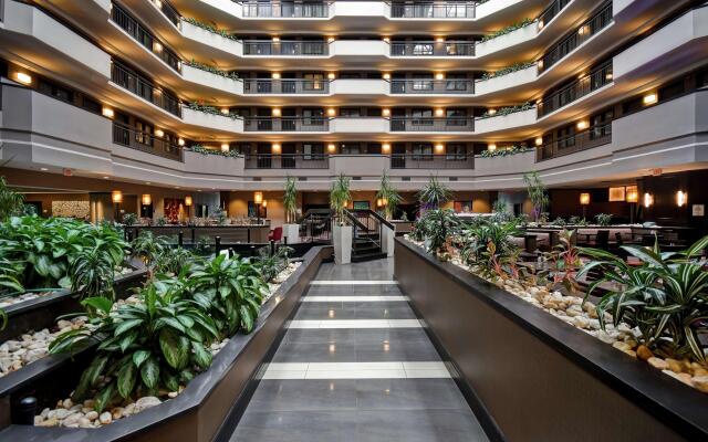 Embassy Suites by Hilton Dulles Airport