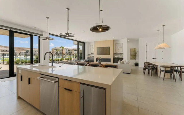 Luxury Beachside 7 Bedroom Home