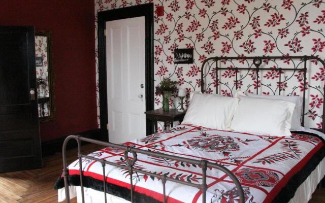 The Wedding Cake House