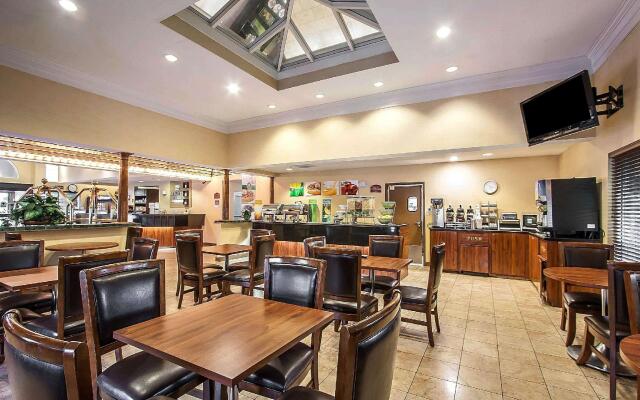 La Quinta Inn & Suites by Wyndham Memphis I-240