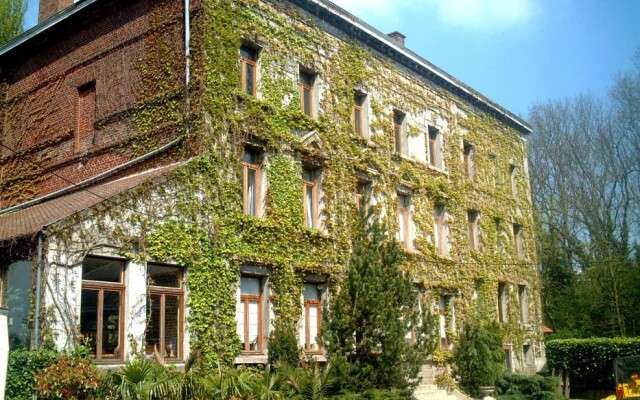 hotelImage