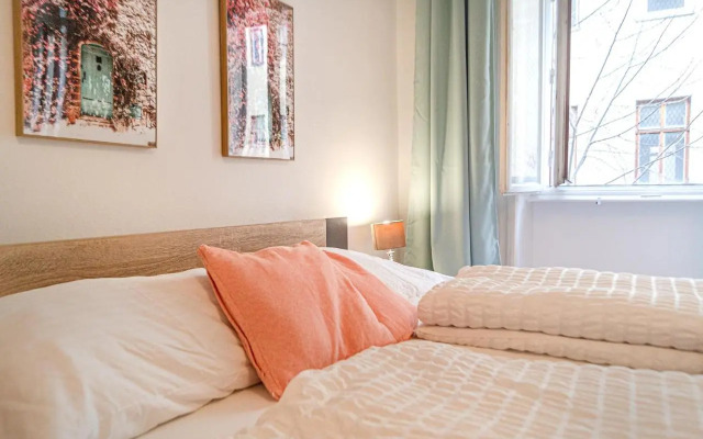 Charming Apt - ideal for Longstays