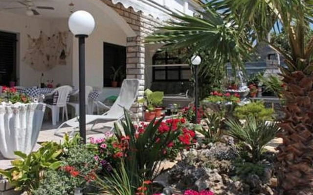 Apartment with a balcony and sea view - santek