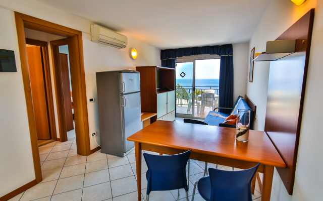 Splendid Golden Rocks Resort