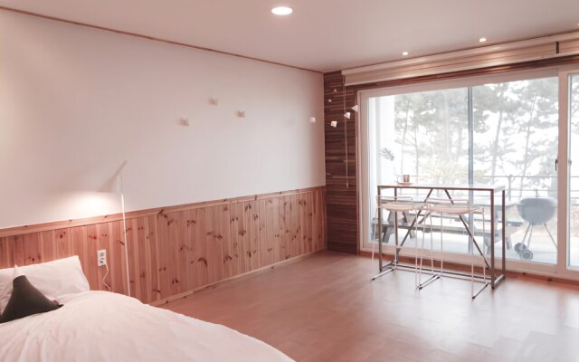 Yeosu Pierre Mont Pension