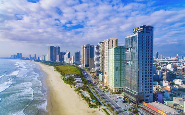 Peninsula Hotel Danang