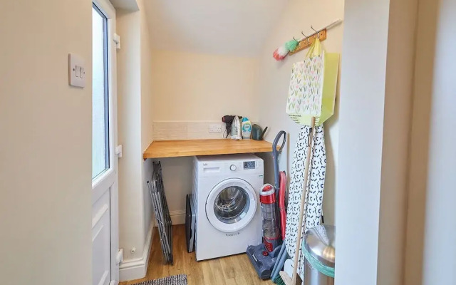 Host Stay Wardman Crescent