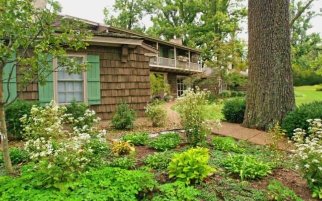 Ruby Lodge at Spring Lake Woods