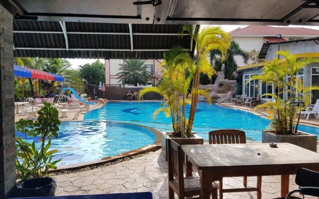 Ruysuk Hotel & Swimming Pool