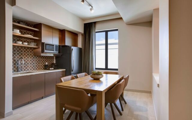 THesis Hotel Miami Coral Gables, Curio Collection by Hilton