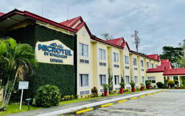 Microtel Inn & Suites