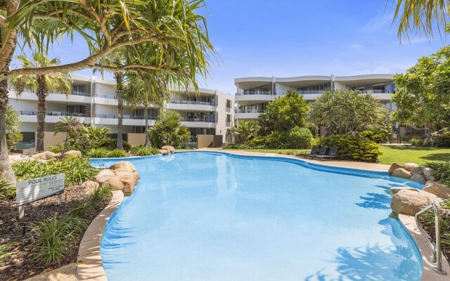 Cotton Beach Apartment 35 - Pool Views