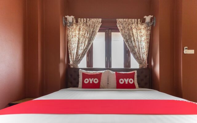 OYO Yellow Tique Hotel