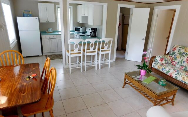 Pines & Palms Resort