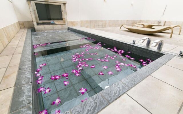 Hotel Lotus Toyonaka (Adult Only)
